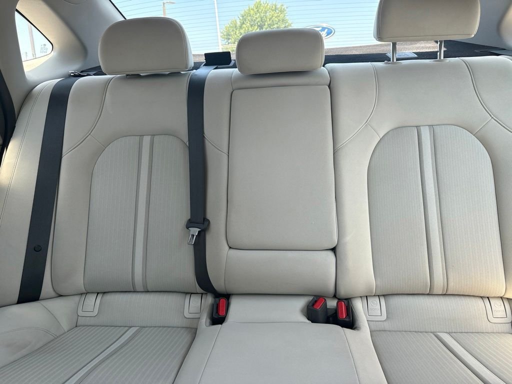 Used 2025 Silver Hyundai SEL image 13