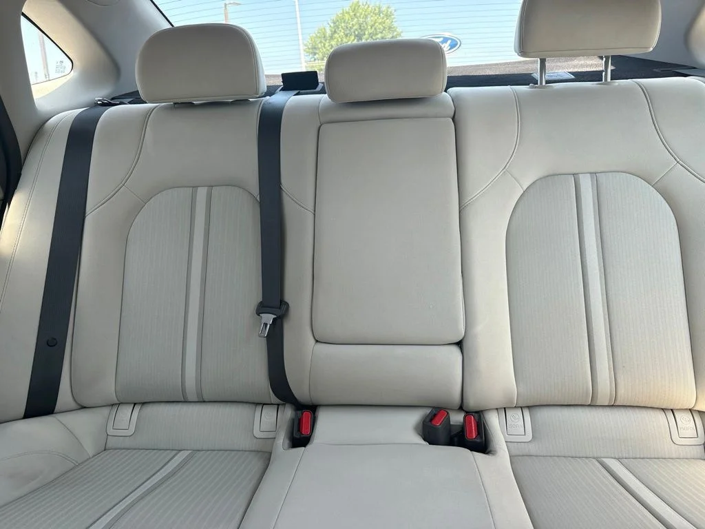 Used 2025 Silver Hyundai SEL image 13