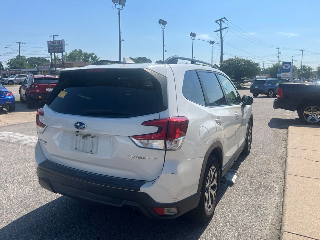 Used 2020 White Subaru Premium image 4