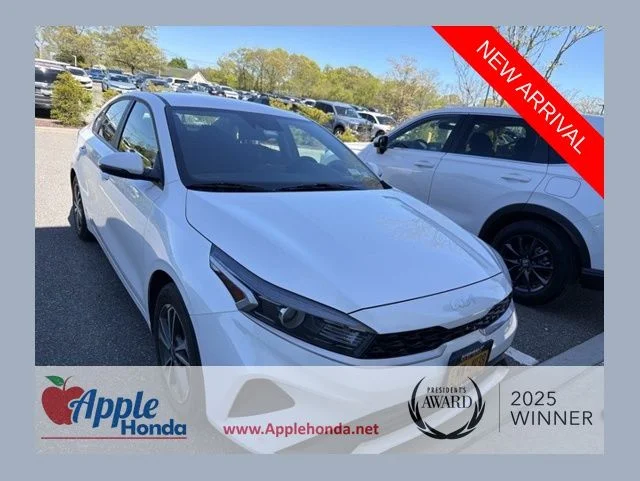 2024 Kia Forte LXS AT's photo