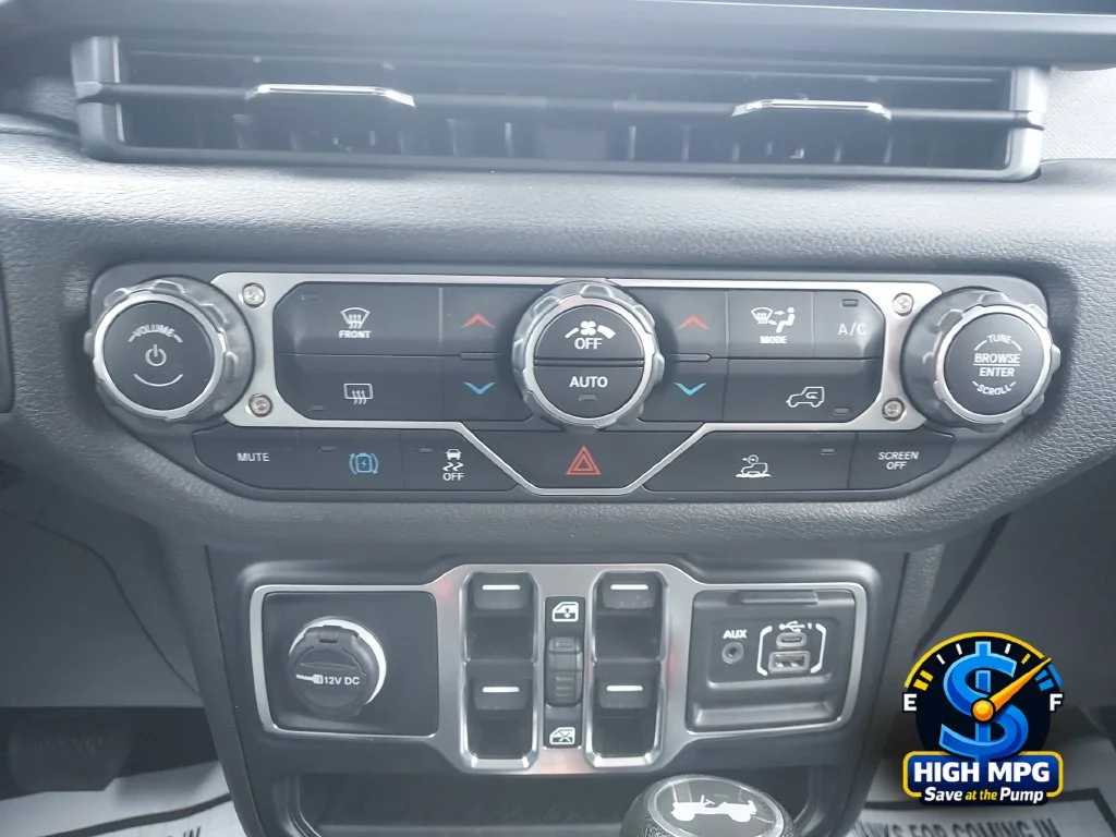 Used 2024 Silver Jeep Sport S 4xe image 19