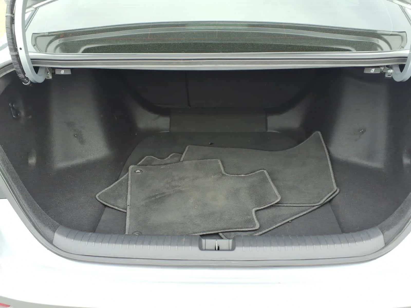 Certified Used 2025 Solar Silver Metallic Honda Sport-L image 18