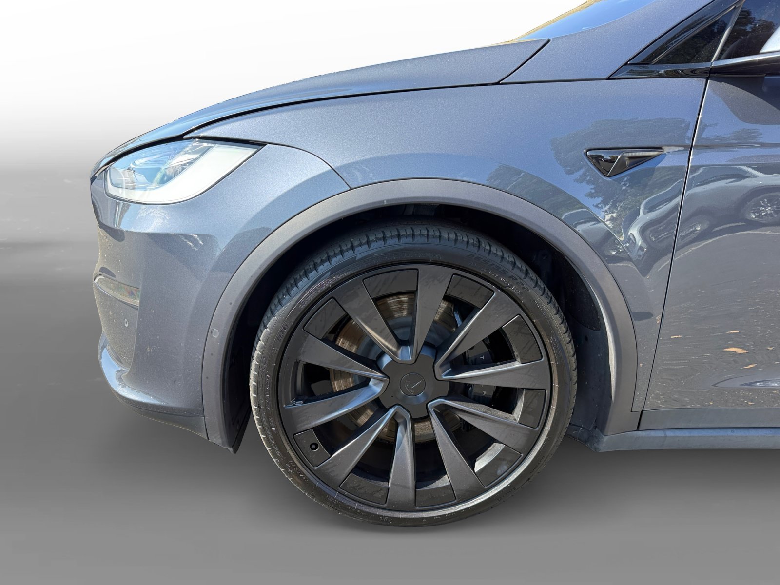 Used 2022 Gray Tesla Base image 9
