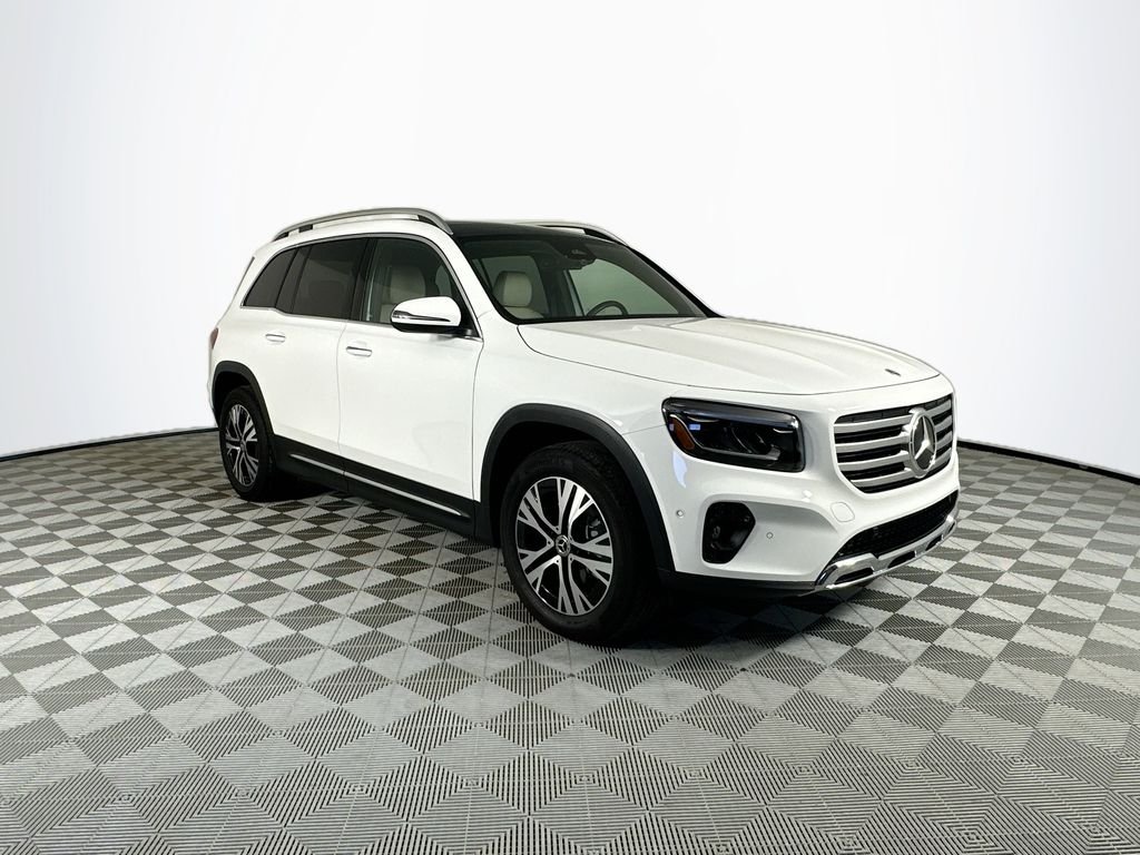 2026 Mercedes-Benz GLB GLB 250 4MATIC's photo