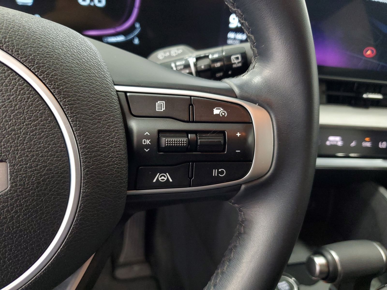 Used 2024 Black Kia X-Line image 19