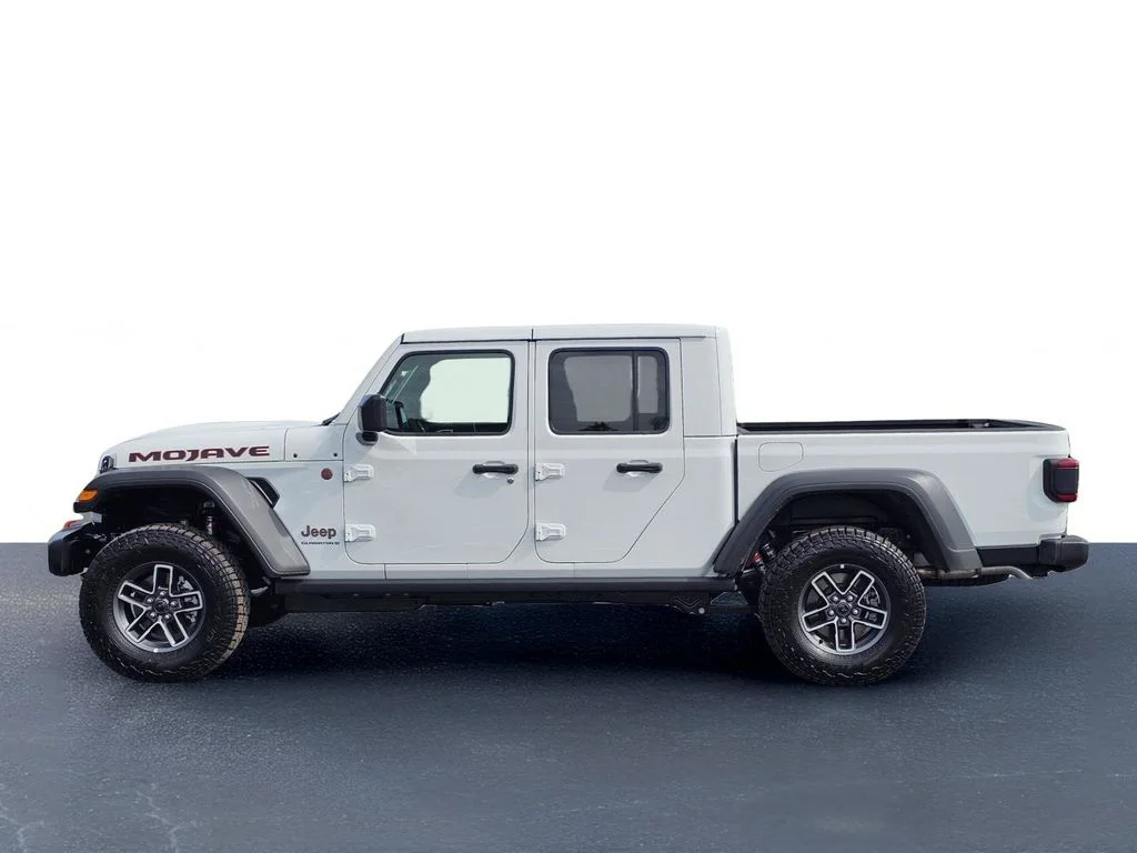 New 2026 Bright White Clear-Coat Exterior Paint Jeep Mojave image 15