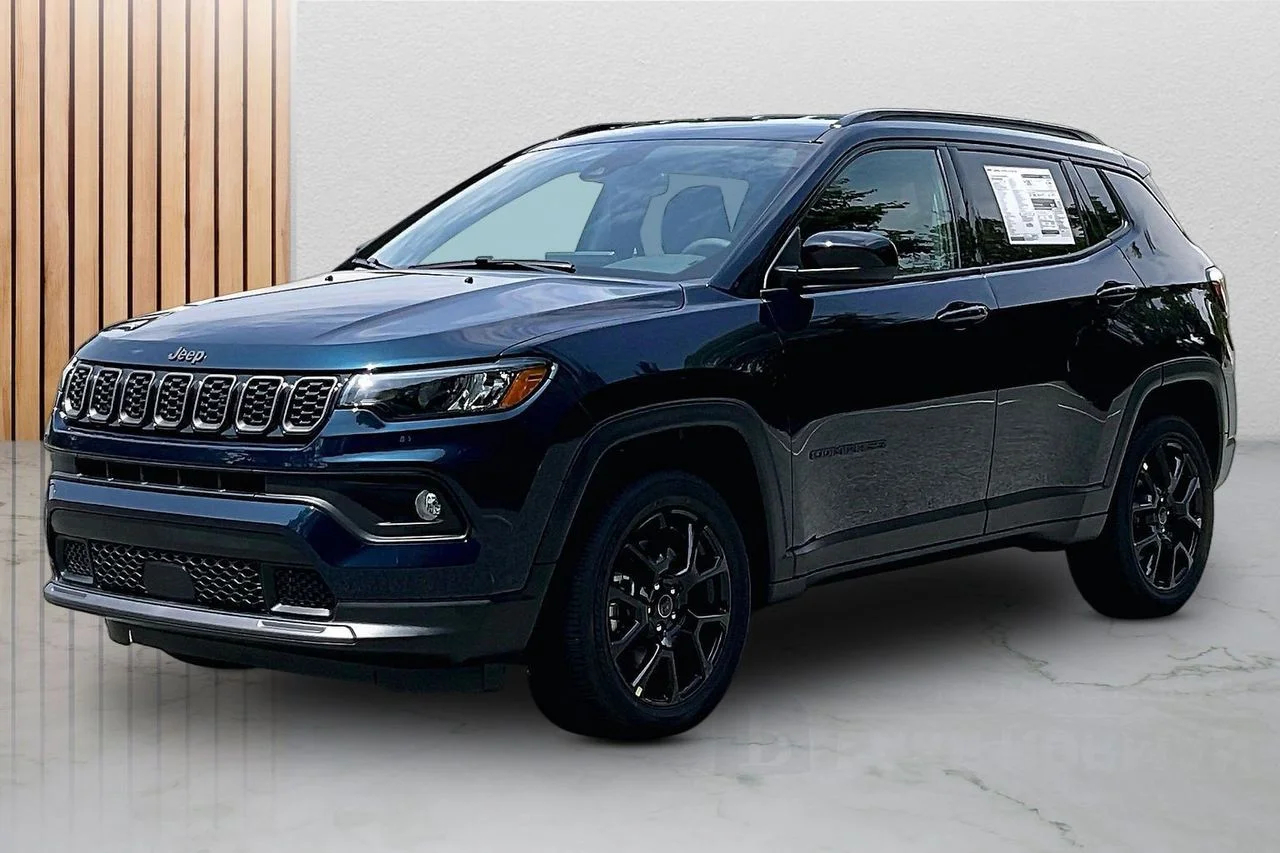 New 2026 Fathom Blue Pearl Coat Jeep Latitude image 4