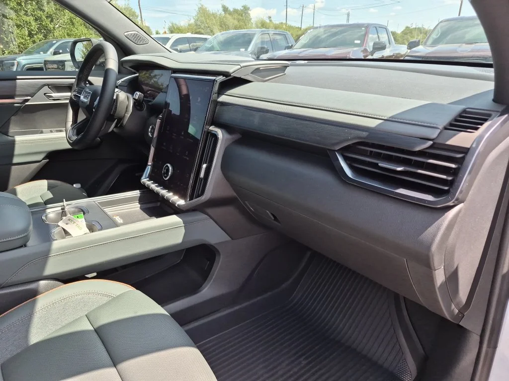 2027 GMC Acadia AT4 - Photo 36