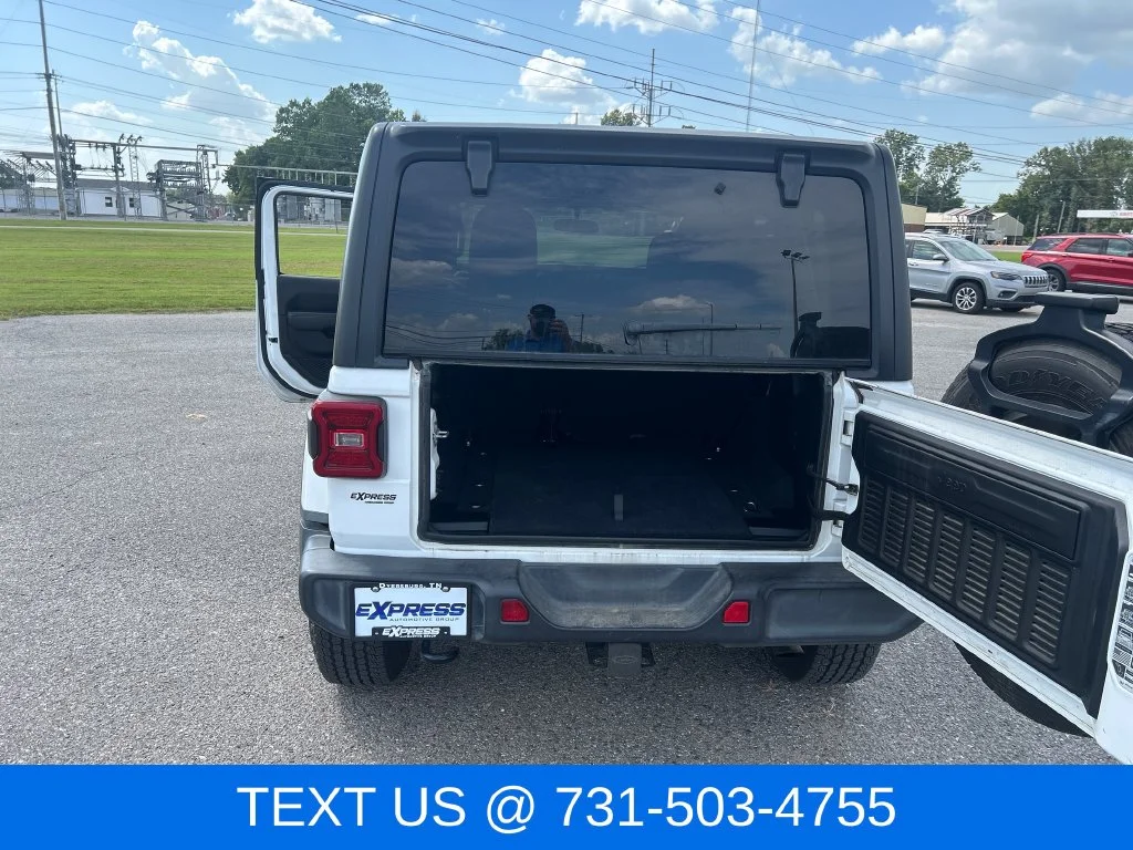 Used 2018 White Jeep Unlimited Sahara image 24