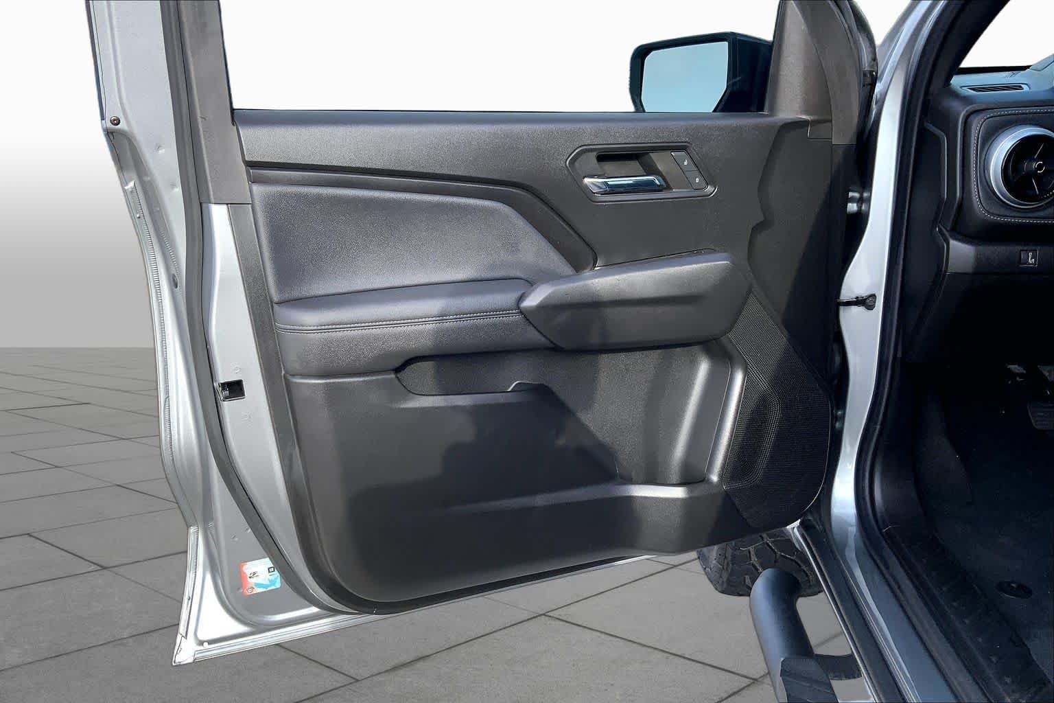 Used 2023 Sterling Gray Metallic Chevrolet 4WD LT image 21