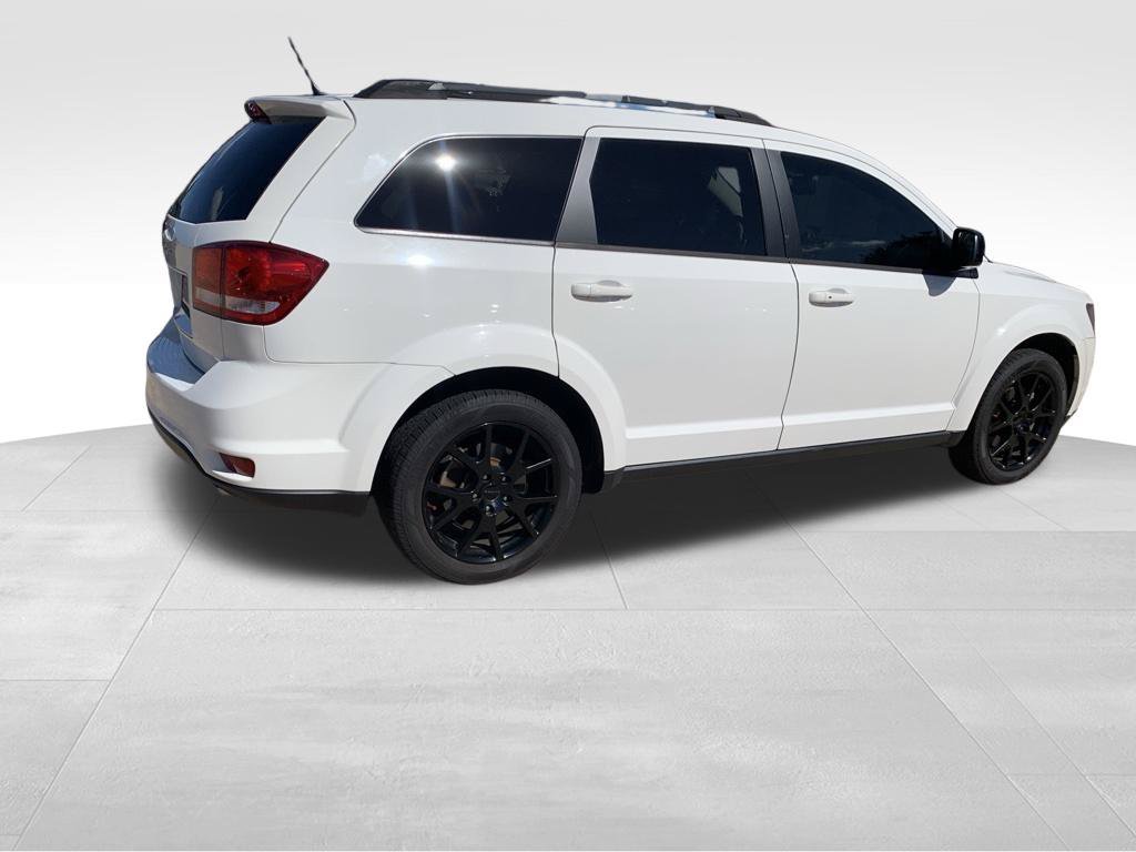 Used 2017 White Dodge SXT image 16