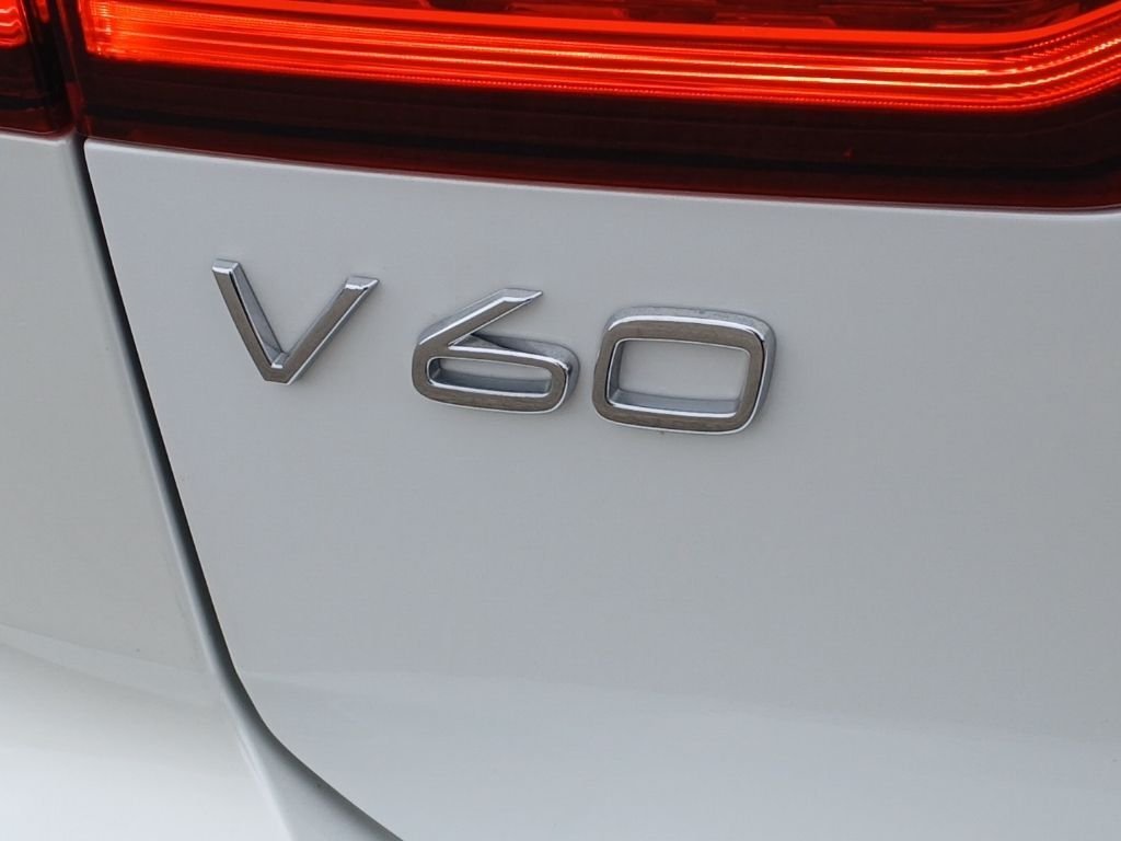 2025 Volvo V60 Cross Country Plus - Photo 29
