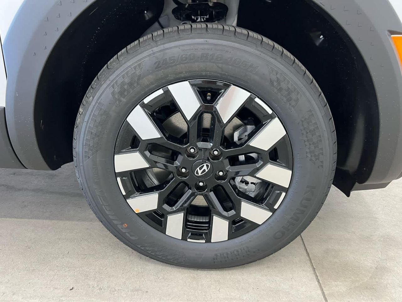 New 2026 Atlas White Hyundai SEL AWD image 8