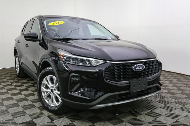 Used 2023 Black Ford Active image 3