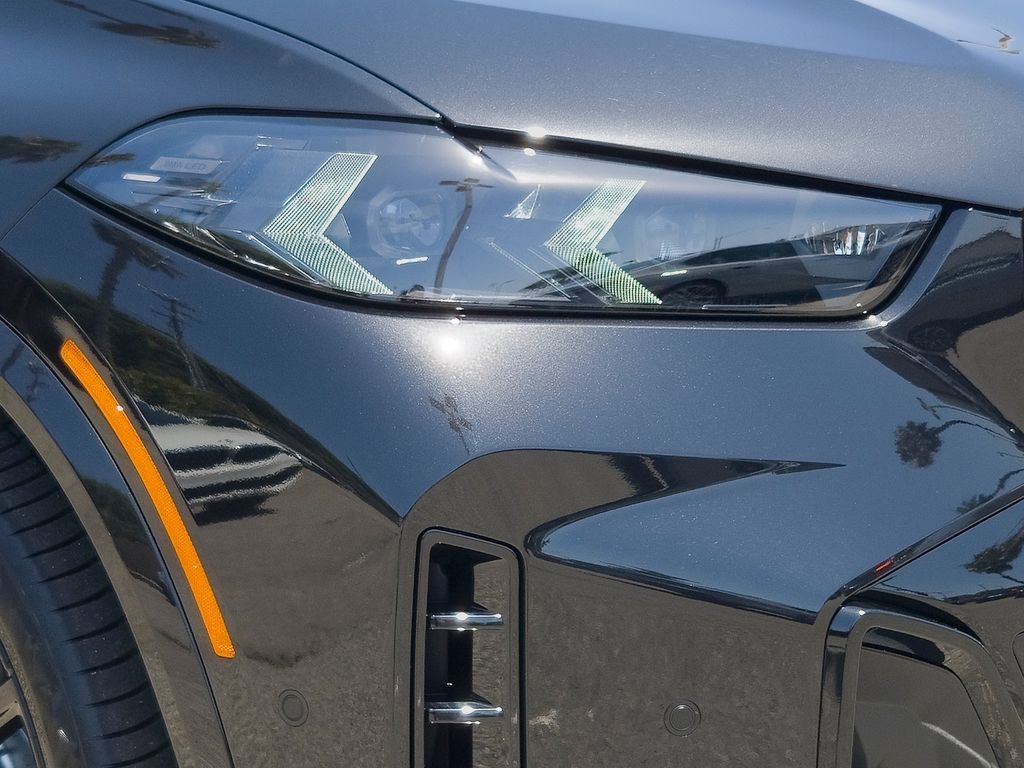 New 2026 Black Sapphire Metallic BMW xDrive40i image 5