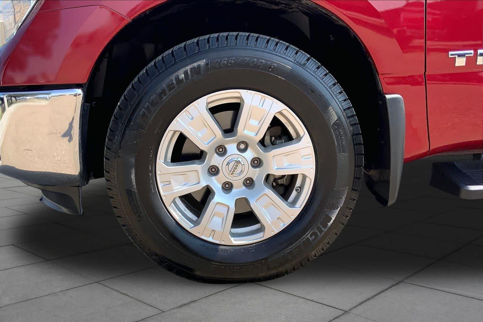 Used 2017 Cayenne Red Nissan SV image 11