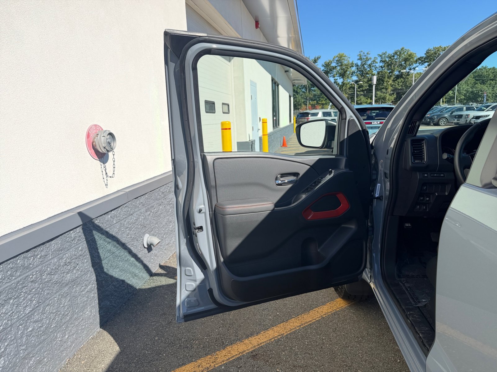 Used 2024 Boulder Gray Pearl Nissan PRO-4X image 25