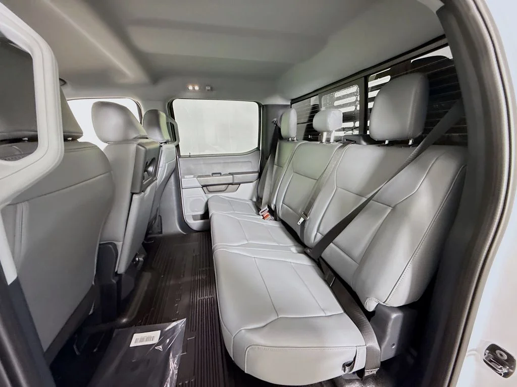 2025 Ford F-350 Super Duty Chassis Cab XL - Photo 23