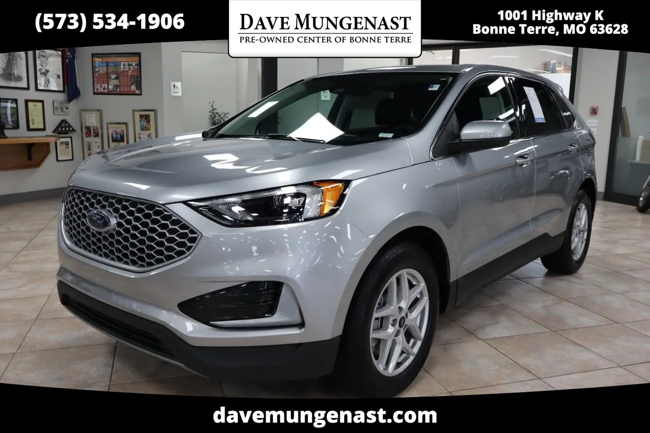 Used 2024 Iconic Silver Ford SEL image 1