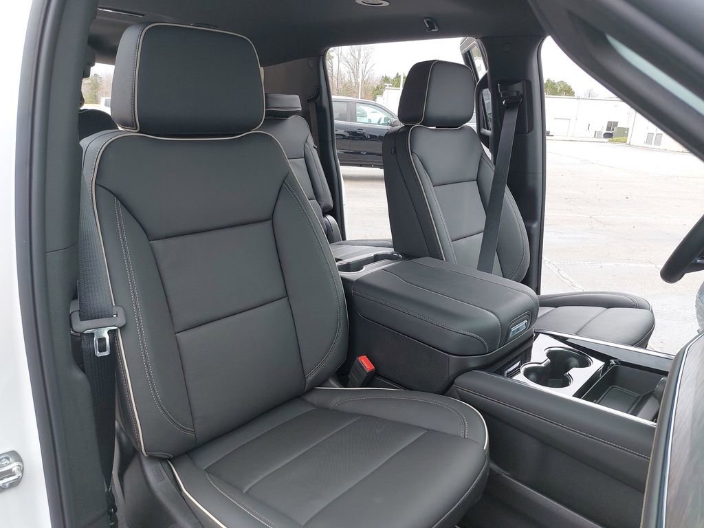 2025 Chevrolet Suburban Premier - Photo 10