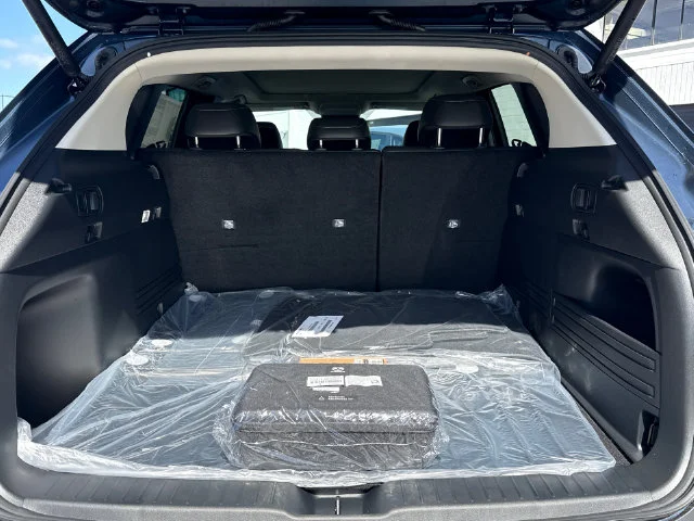 Used 2020 Black Land Rover S image 13
