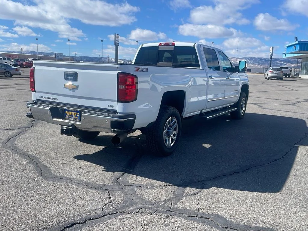 Used 2019 SUMMIT WHITE Chevrolet LTZ image 6
