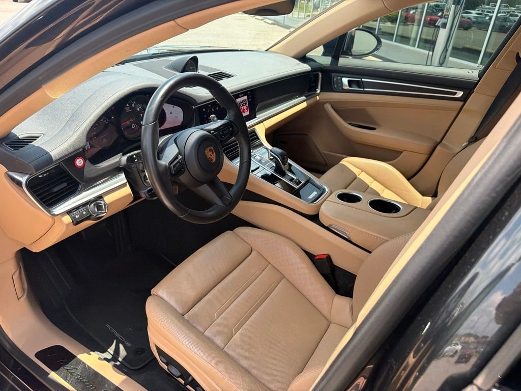 Used 2023  Porsche 4 Platinum Edition image 16