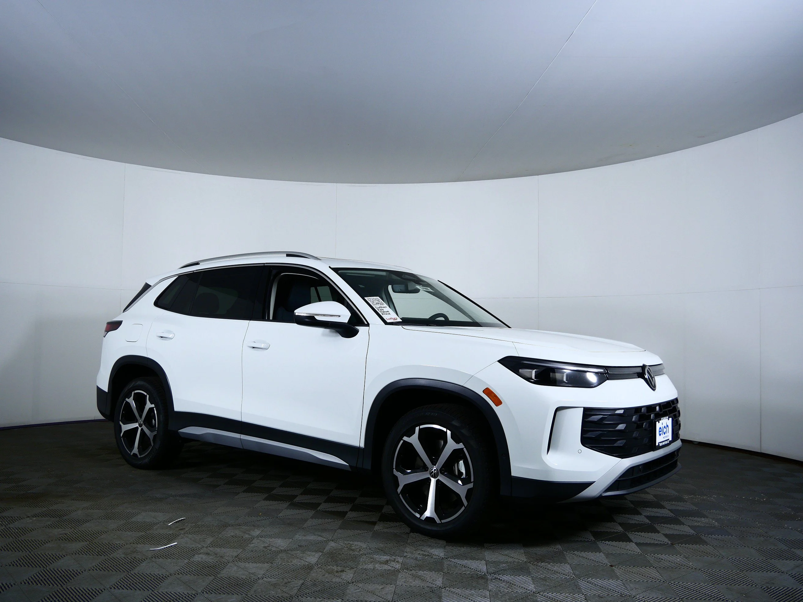 New 2026 Pure White Volkswagen SE image 1