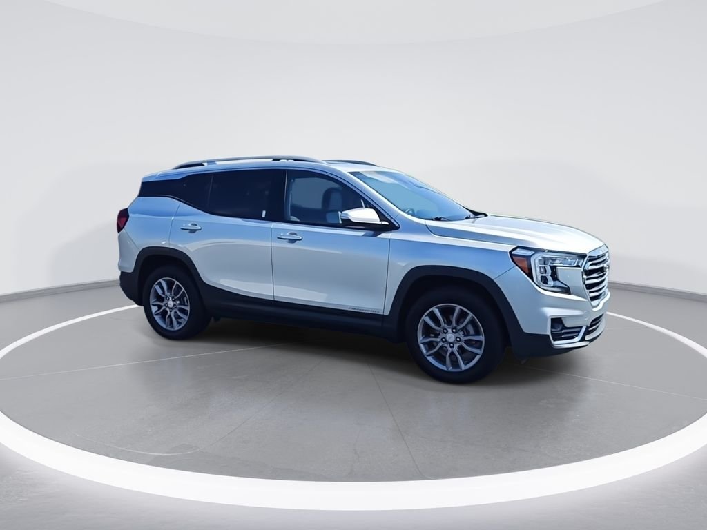 Used 2022 Silver GMC SLT image 2