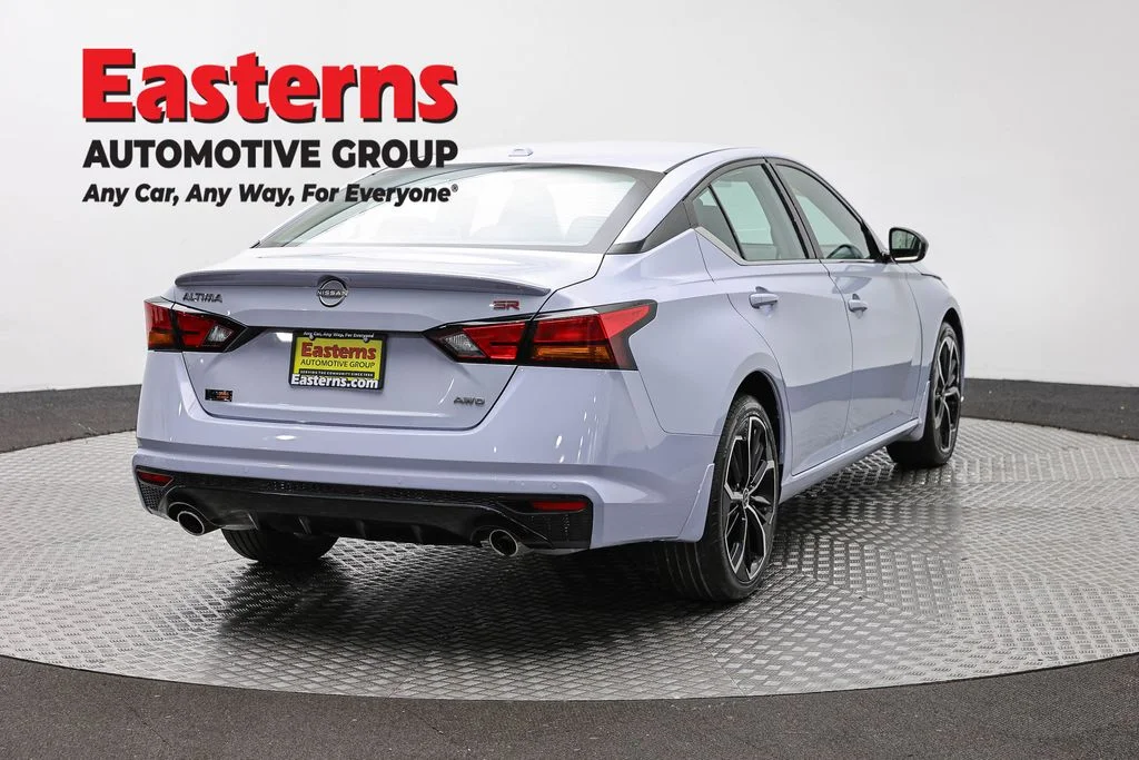 Used 2023 Gray Nissan 2.5 SR image 5