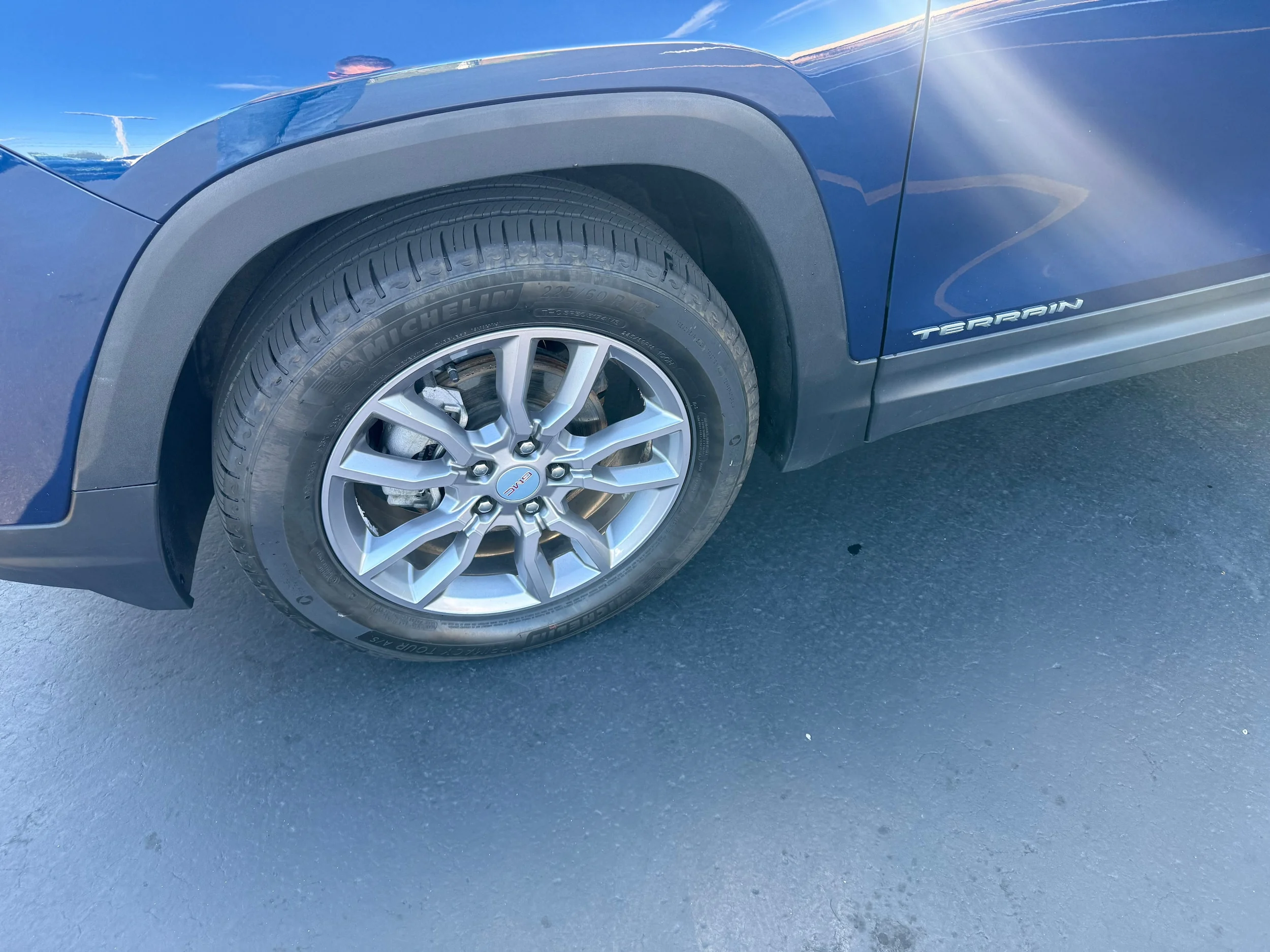 Used 2022 Marine Metallic GMC SLT image 9