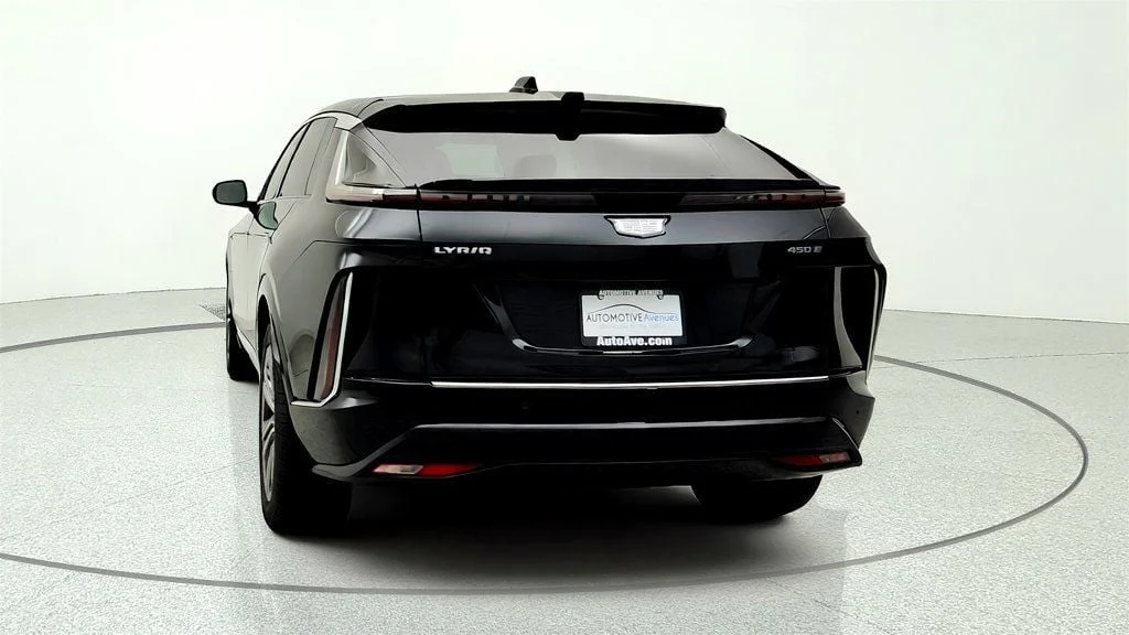 Used 2025 Stellar Black Metallic Cadillac 4dr Luxury w/1SC image 6