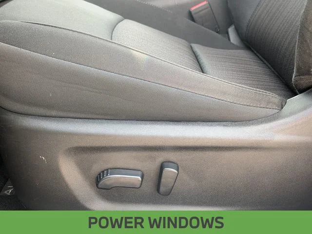 Used 2025 White Nissan 2.5 SV image 15