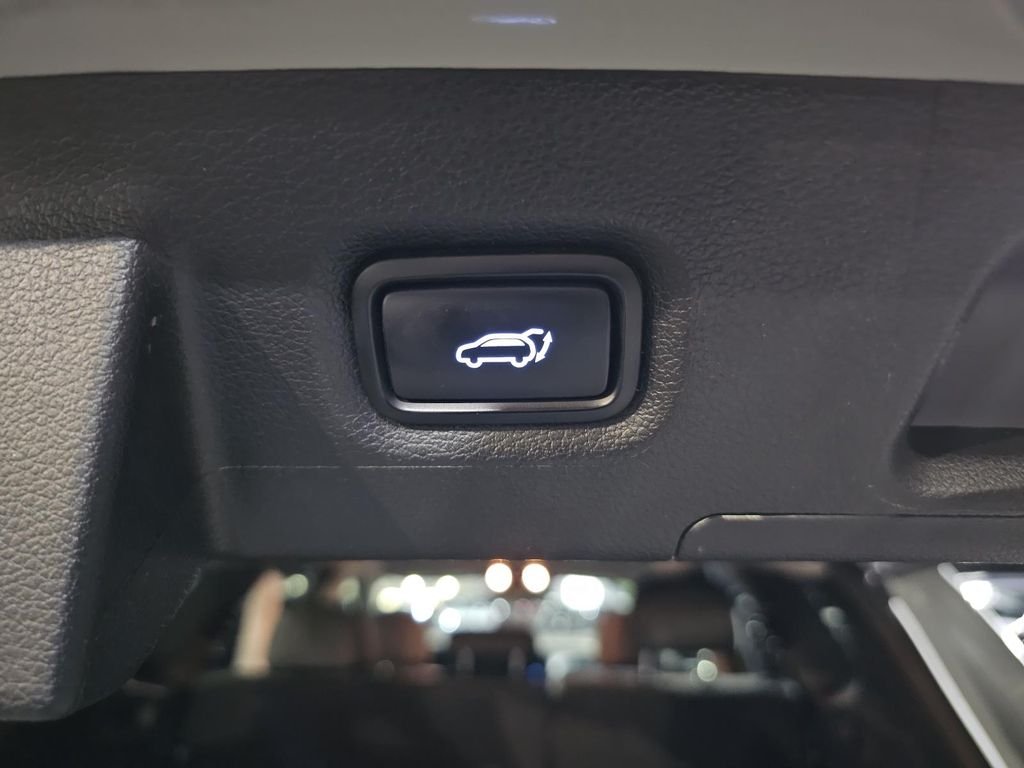 Used 2023 Silver Hyundai SEL image 22