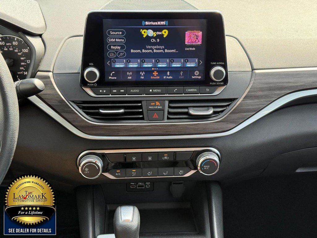 Used 2025 Gun Metallic Nissan SV FWD image 17