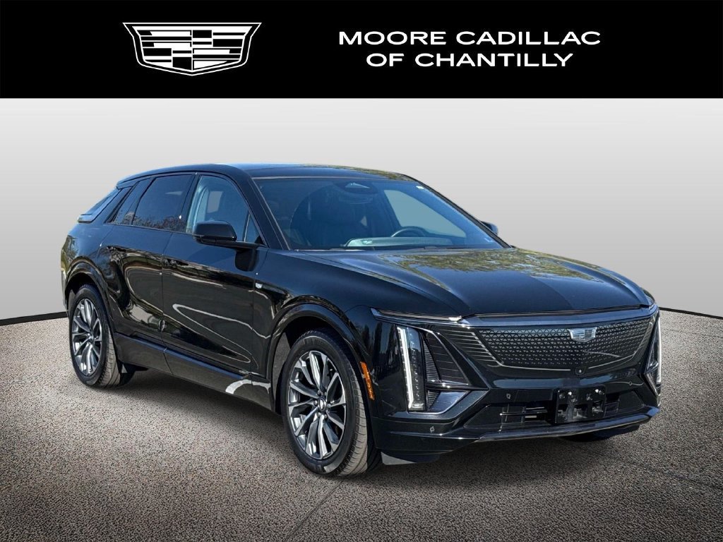 2024 Cadillac LYRIQ Sport 2