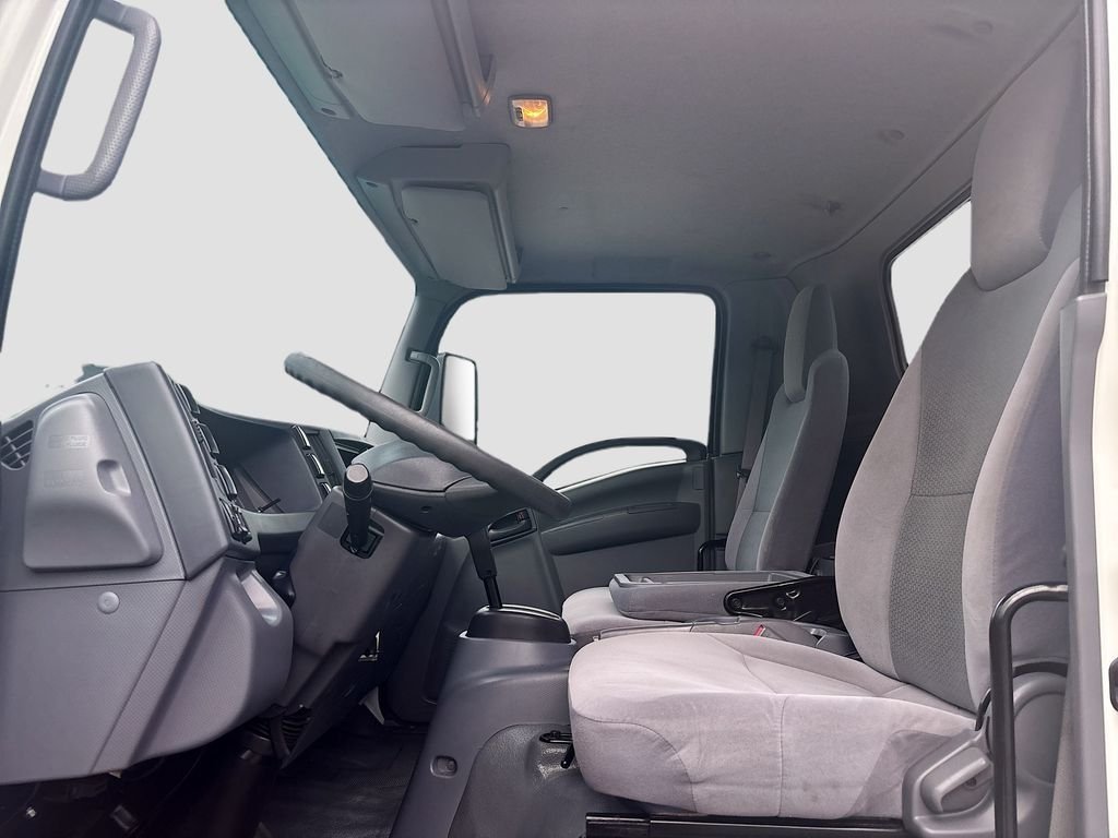 Used 2021 Arc White Chevrolet Base image 31