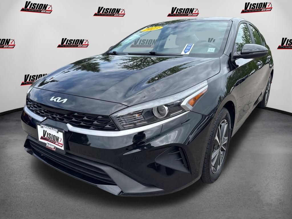 2023 Kia Forte LXS AT's photo