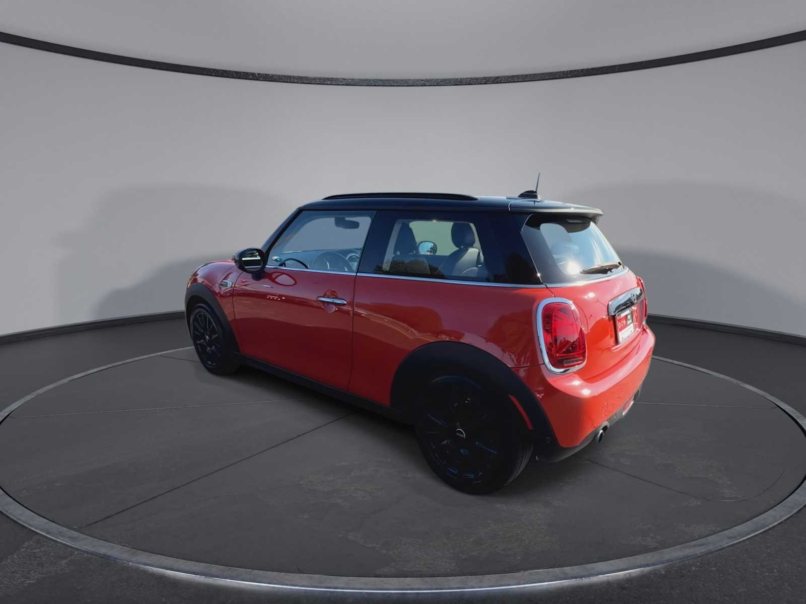 Used 2019 Solaris Orange Metallic MINI Cooper image 6
