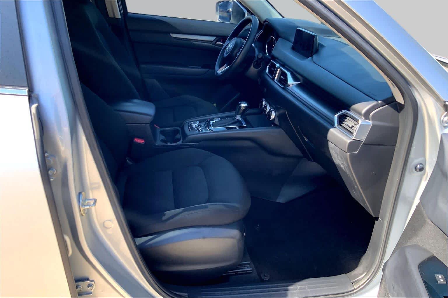 Used 2017 Sonic Silver Metallic Mazda Sport image 8
