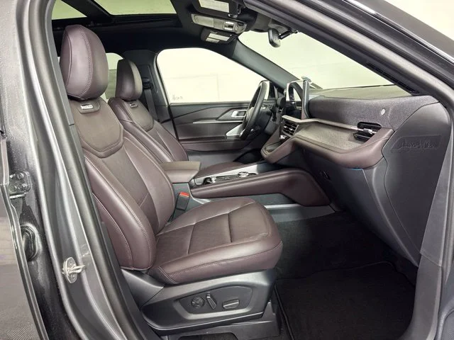 New 2027 Carbonized Gray Metallic Ford Platinum image 4