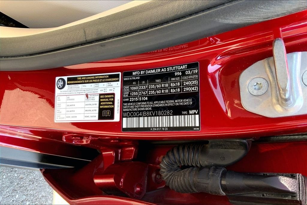 Used 2019 designo Cardinal Red Metallic Mercedes-Benz GLC 300 image 18