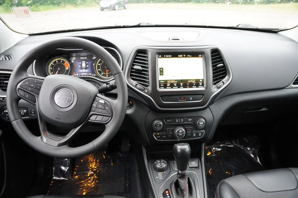 Certified Used 2022 Gray Jeep Trailhawk image 18