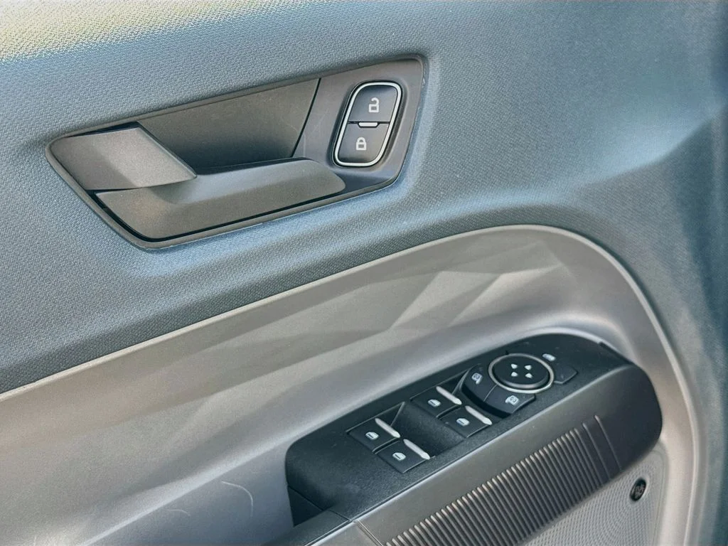 Used 2025 Oxford White Ford Lariat image 16