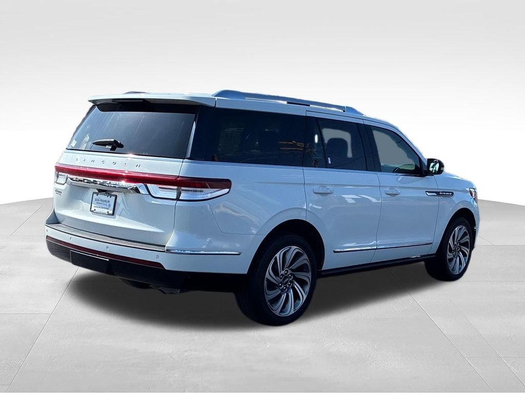 Used 2023 White Lincoln Standard image 4