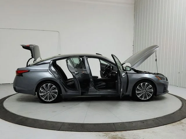Used 2023 Gray Nissan 2.5 SL image 16