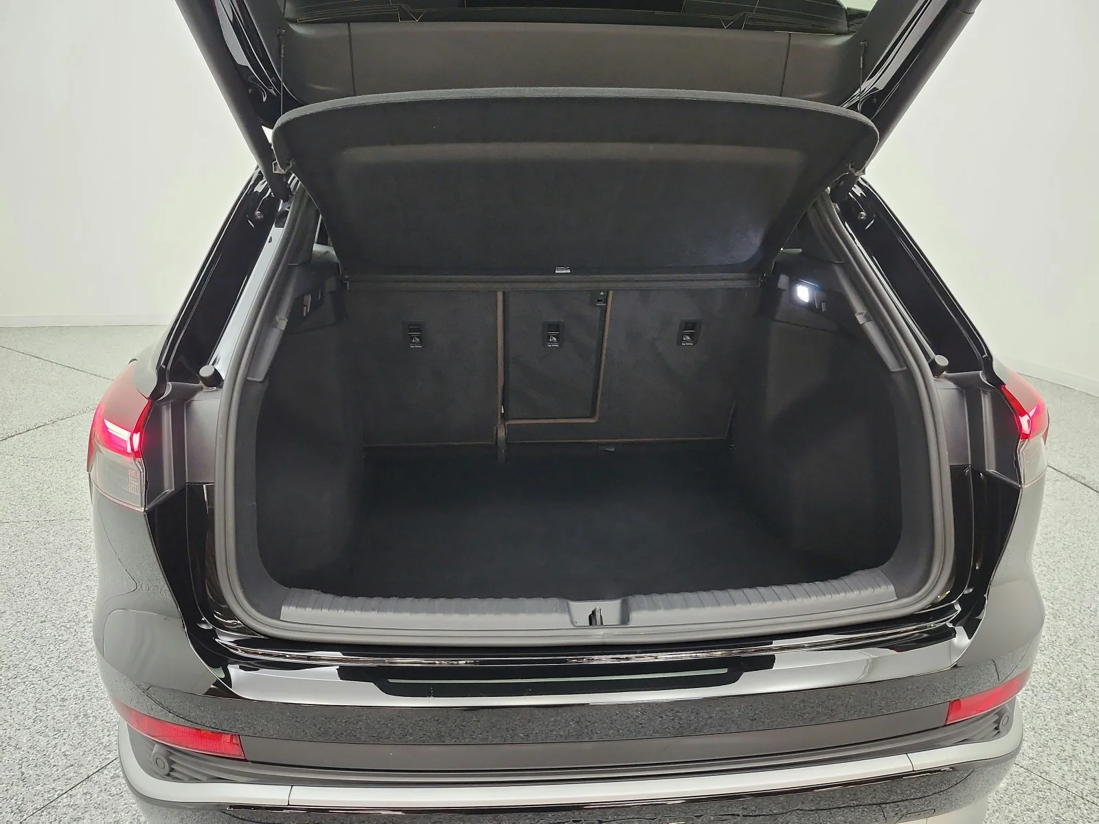 Used 2023 Mythos Black Metallic Audi Premium 50 quattro image 21