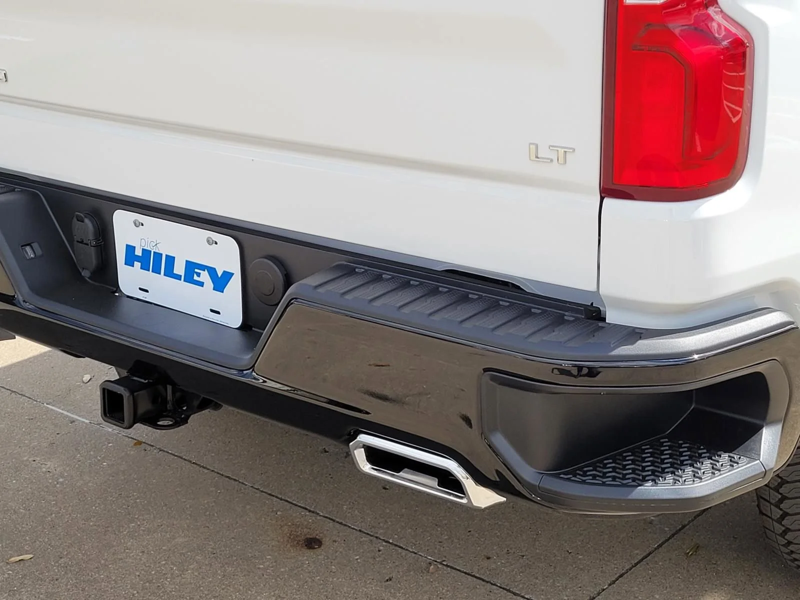 New 2026 Summit White Chevrolet LT Trail Boss image 4