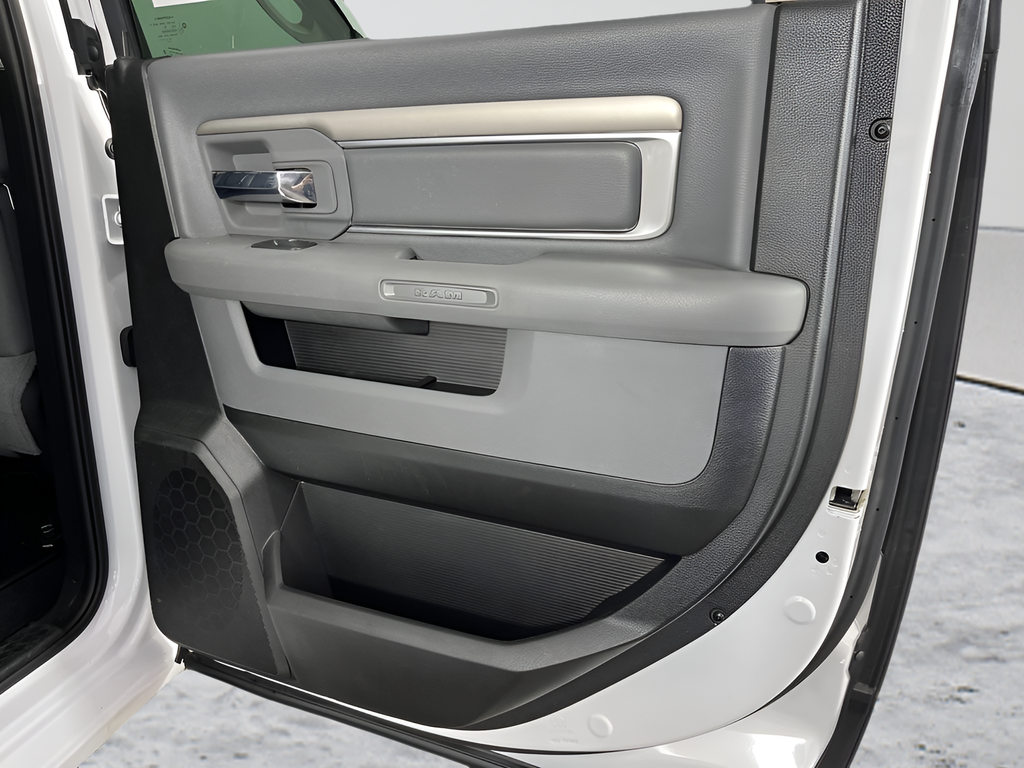 Used 2019 Bright White Clearcoat Ram SLT image 13