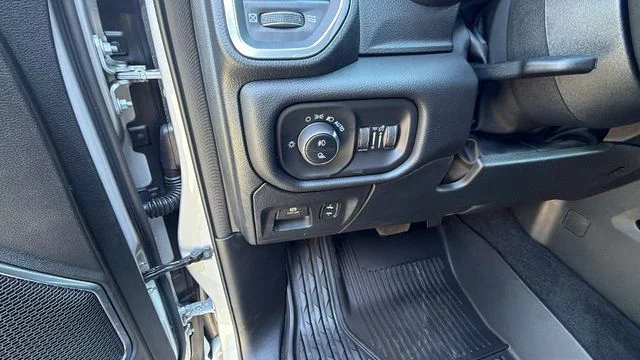 2026 RAM 1500 Laramie - Photo 31